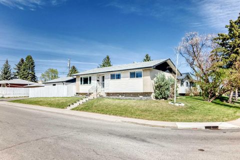Photo of 5104 Marshall Road NE, Calgary, AB T2A 2Y9 (MLS # A2311084)
