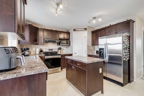 Photo of 31 Taralake Gardens NE, Calgary, AB T3J 0A8 (MLS # A2315546)