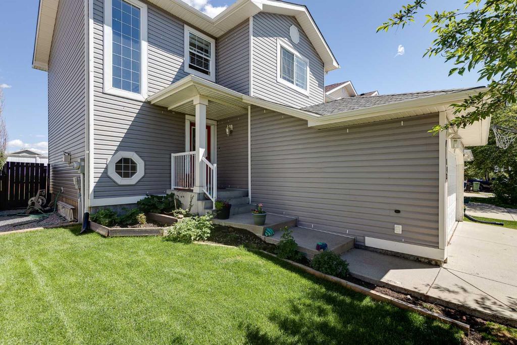 Photo of 143 Silver Springs Way NW, Airdrie, AB T4B 2V4 (MLS # A2316946)