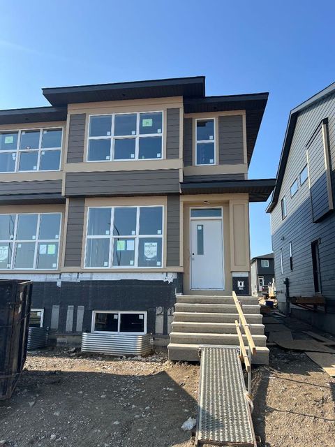 21 Setonvista Gate SE Calgary AB T3M 4A3