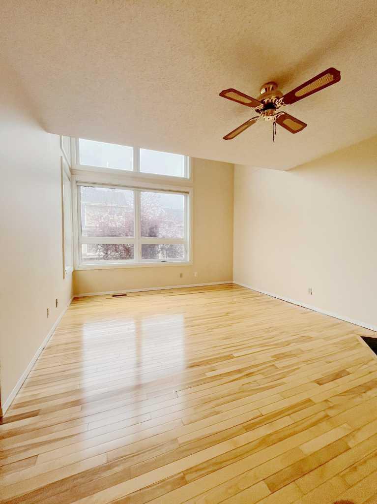 33 Millrise Lane SW