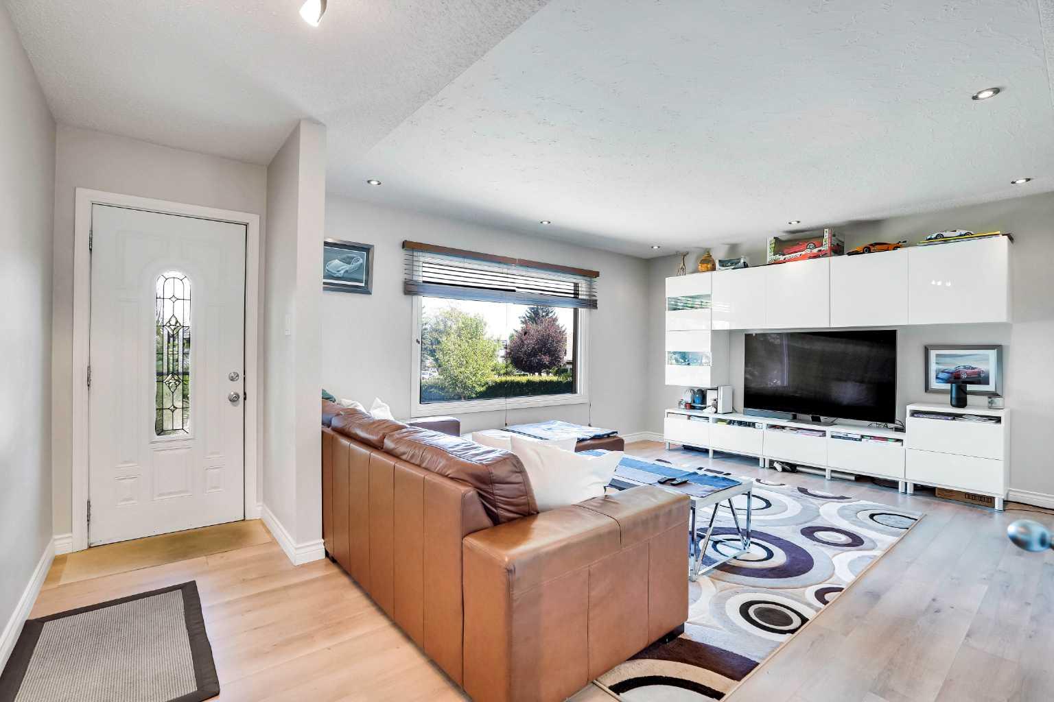 52 Harrow Crescent SW