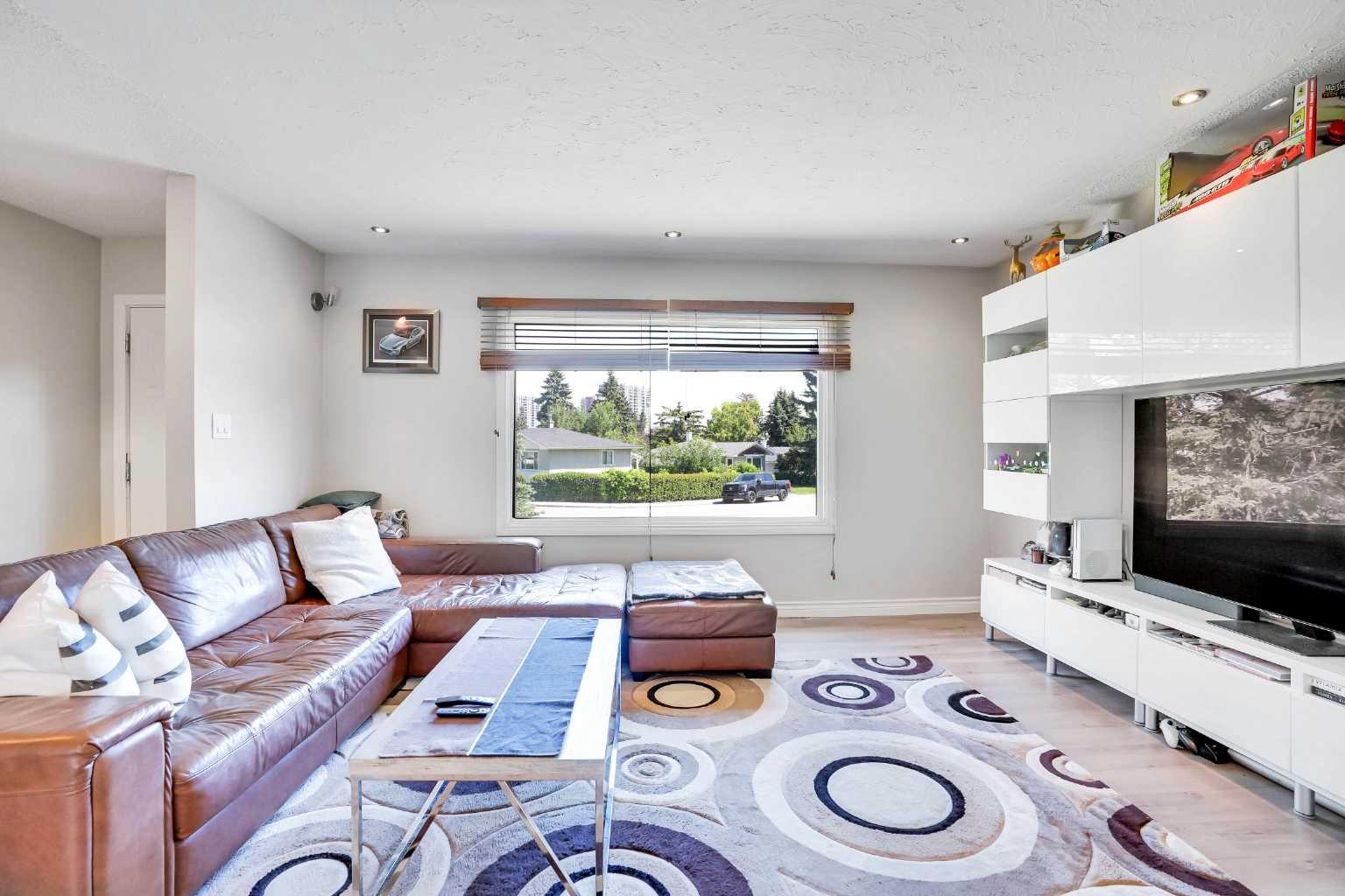 52 Harrow Crescent SW