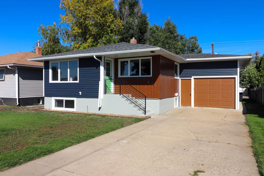 Photo of 644 7 Street SW, Medicine Hat, AB T1A 4K8 (MLS # A2347824)