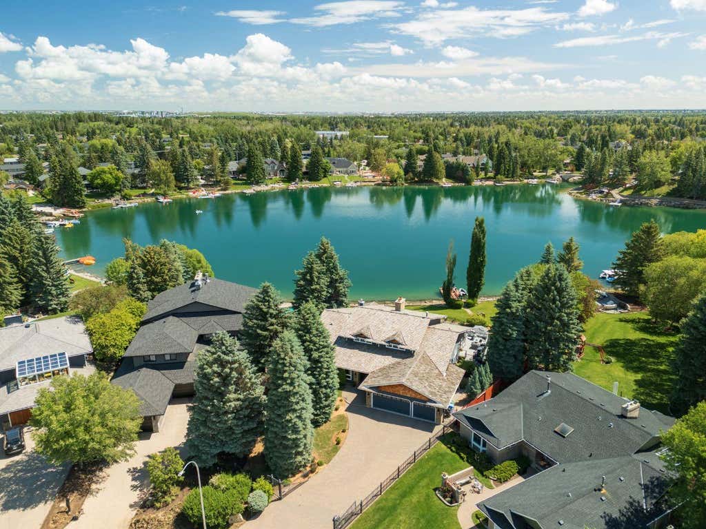 Photo of 120 Lake Placid Green SE, Calgary, AB T2J 5V8 (MLS # A2323150)