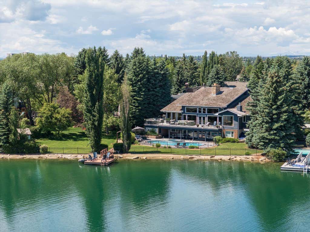 Photo of 120 Lake Placid Green SE, Calgary, AB T2J 5V8 (MLS # A2323150)