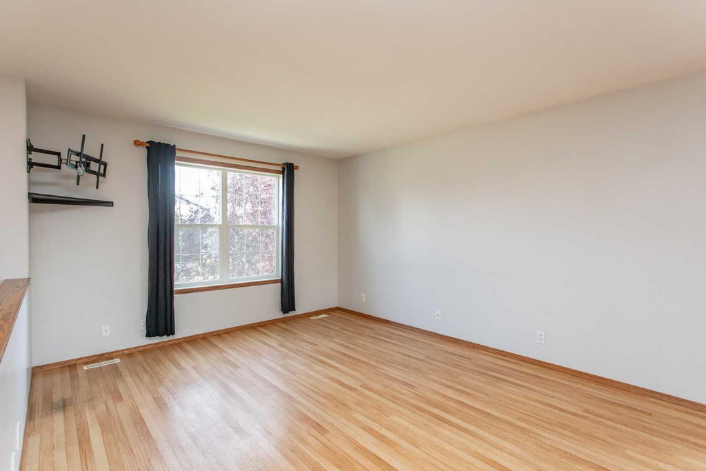 Photo of 273 Kendrew Drive, Red Deer, AB T4P 3Y9 (MLS # A2354450)
