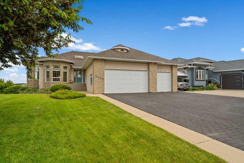 Photo of 3023 Cottonwood Way SW, Medicine Hat, AB T1B 4J6 (MLS # A2323531)