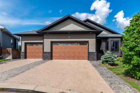 Photo of 2715 73 Avenue #35, Lloydminster, AB T9V 3L7 (MLS # A2322744)