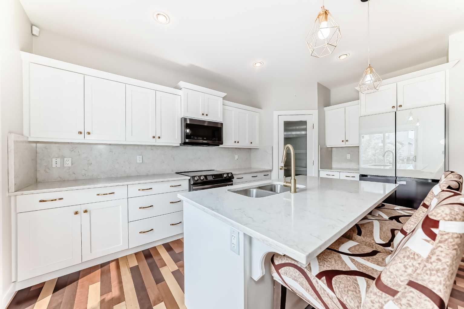 210 Copperleaf Bay SE