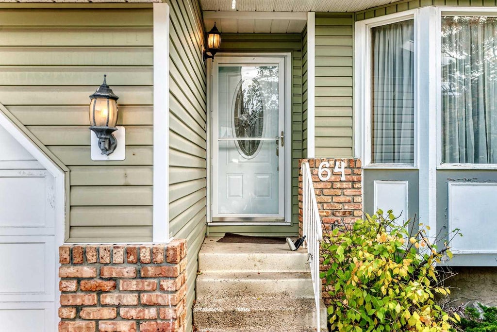 Photo of 64 Edforth Crescent NW, Calgary, AB T3A 3X4 (MLS # A2350967)