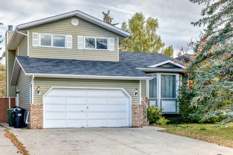 Photo of 64 Edforth Crescent NW, Calgary, AB T3A 3X4 (MLS # A2350967)