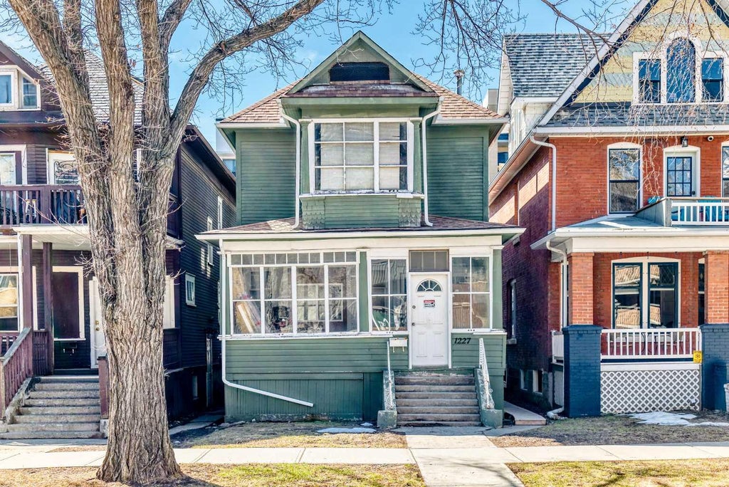Photo of 1227 13 Avenue SW, Calgary, AB T3C 0T2 (MLS # A2308726)