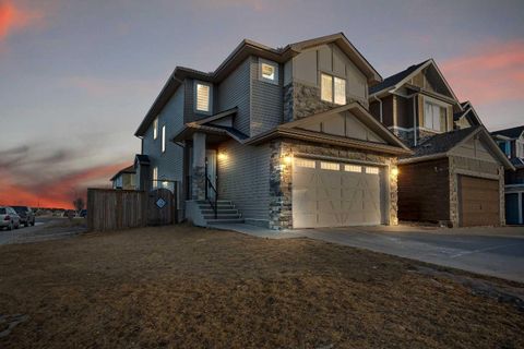 320 Nolancrest Circle NW Calgary AB T3R 0T8