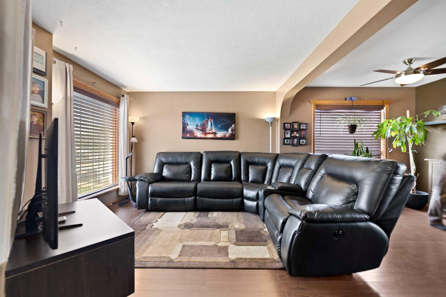 48 Sunridge Crescent NW