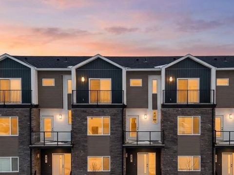 118 Red Sky Villas NE Calgary AB T3N 2M2