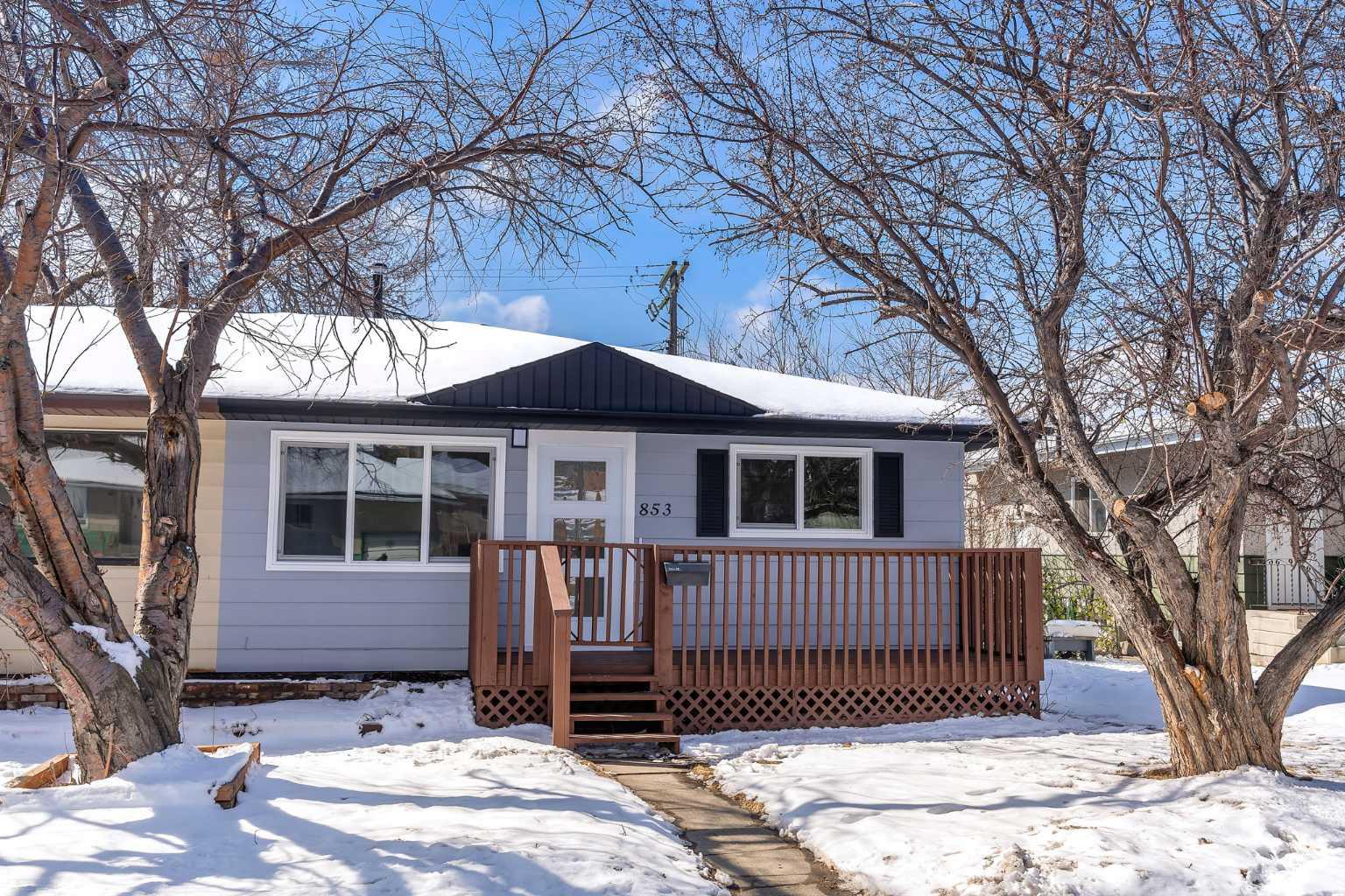 853 Northmount Drive NW