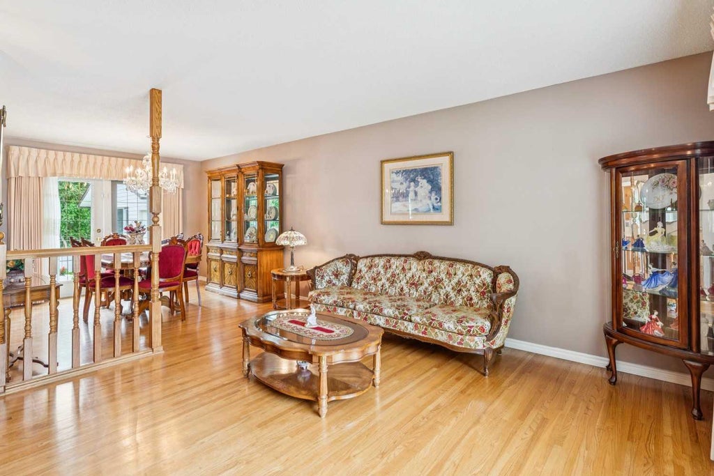 Photo of 5036 Vallance Crescent NW, Calgary, AB T3A 0T6 (MLS # A2319280)