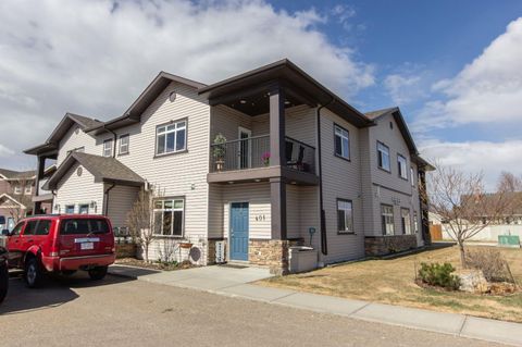 Photo of 639 Oak Street #405, Springbrook, AB T4S 0E5 (MLS # A2319755)