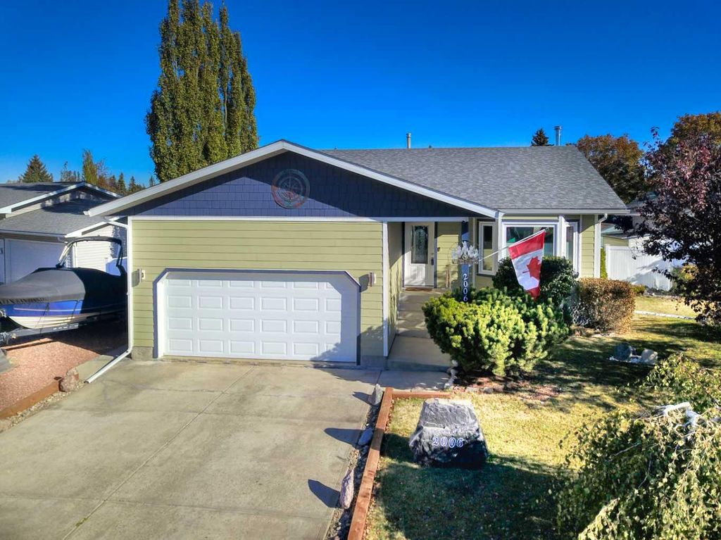 Photo of 2006 25 Avenue, Bowden, AB T0M 0K0 (MLS # A2310746)