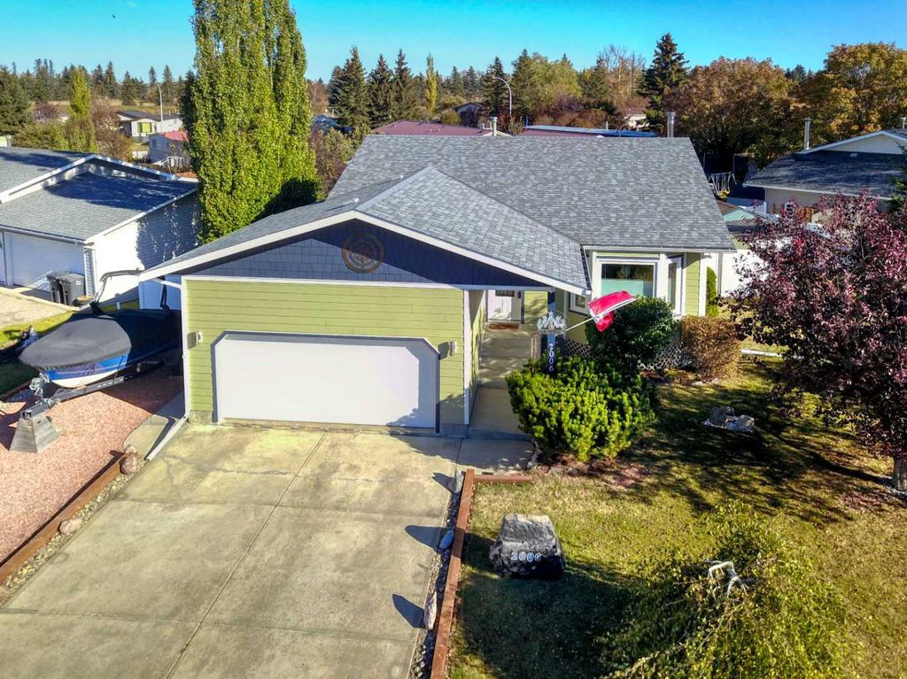 Photo of 2006 25 Avenue, Bowden, AB T0M 0K0 (MLS # A2310746)