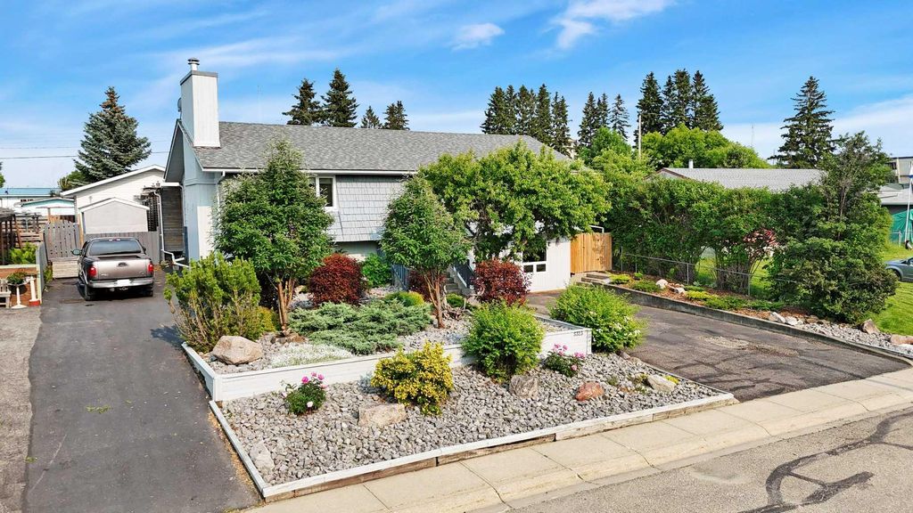 Photo of 5323 53 Street, Rocky Mountain House, AB T4T 1G9 (MLS # A2327694)