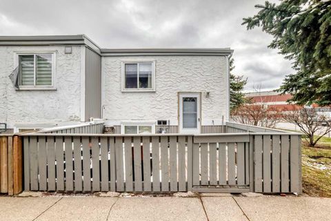 Photo of 455 Huntsville Crescent NW #1, Calgary, AB T2K 4W3 (MLS # A2305762)