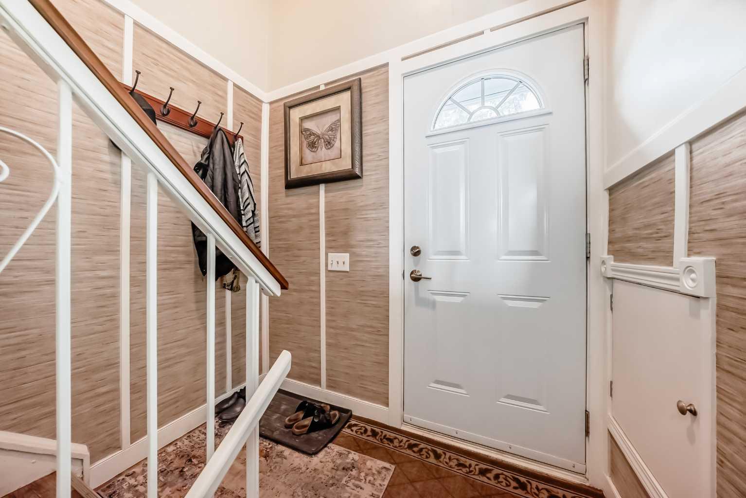 455 Huntsville Crescent NW 1