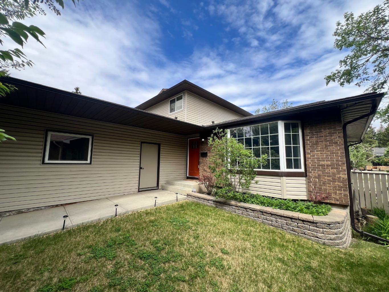 436 Ranchridge Bay NW