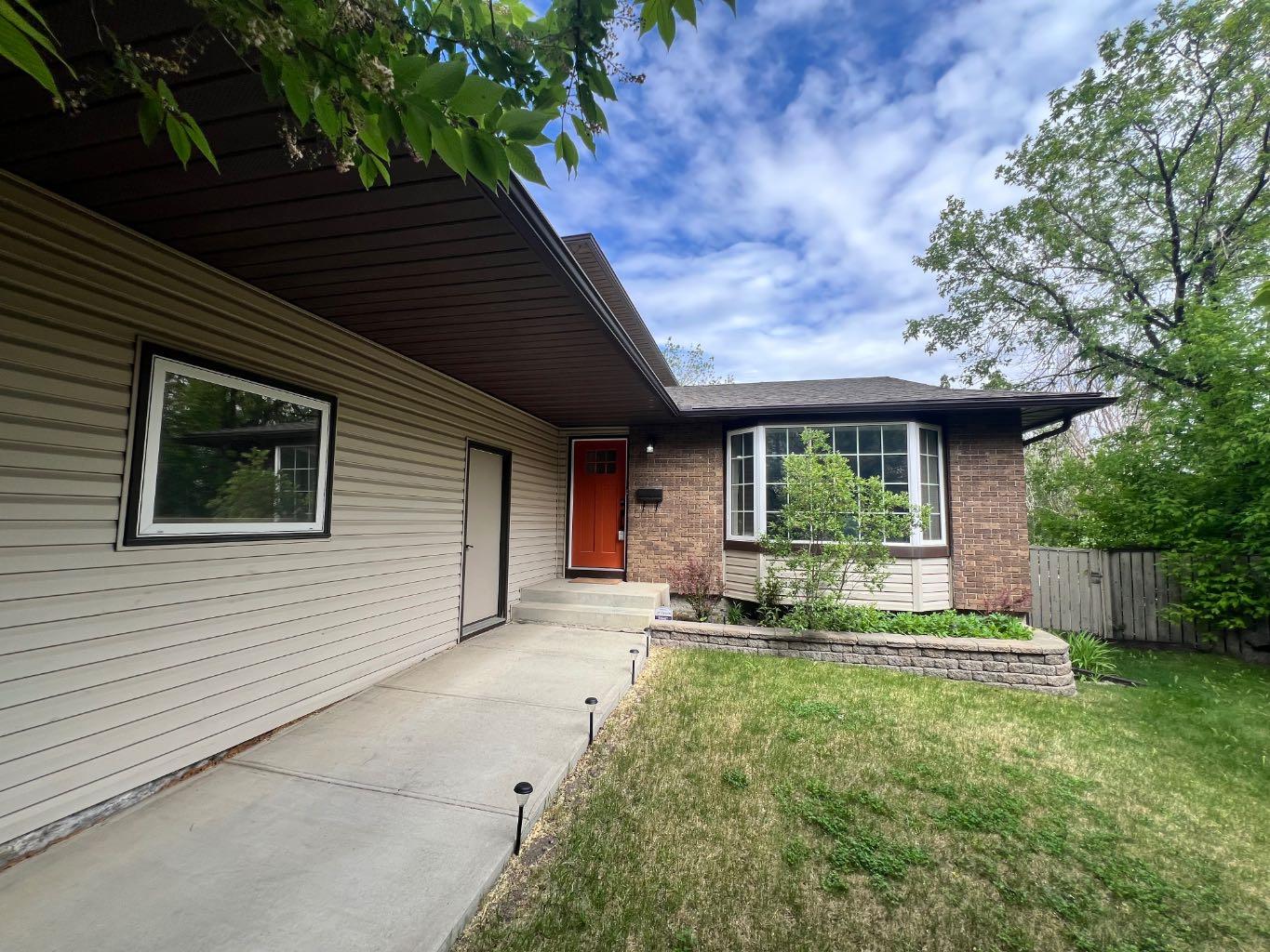 436 Ranchridge Bay NW