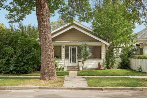 Photo of 427 12A Street N, Lethbridge, AB T1H 2J5 (MLS # A2343511)
