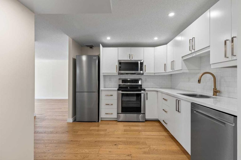 Photo of 1011 12 Avenue SW #206, Calgary, AB T2R 0J5 (MLS # A2295465)