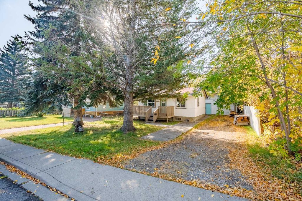 Photo of 6507 34 Avenue NW, Calgary, AB T3B 1M9 (MLS # A2295541)