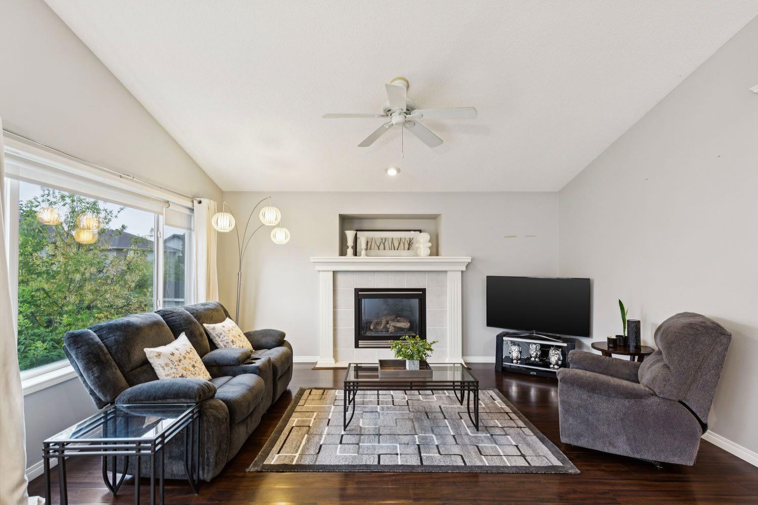 21 Covehaven Gardens NE