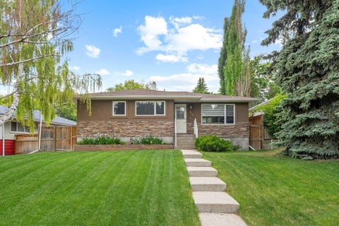 Photo of 315 45 Avenue SW, Calgary, AB T2S 1B3 (MLS # A2335696)