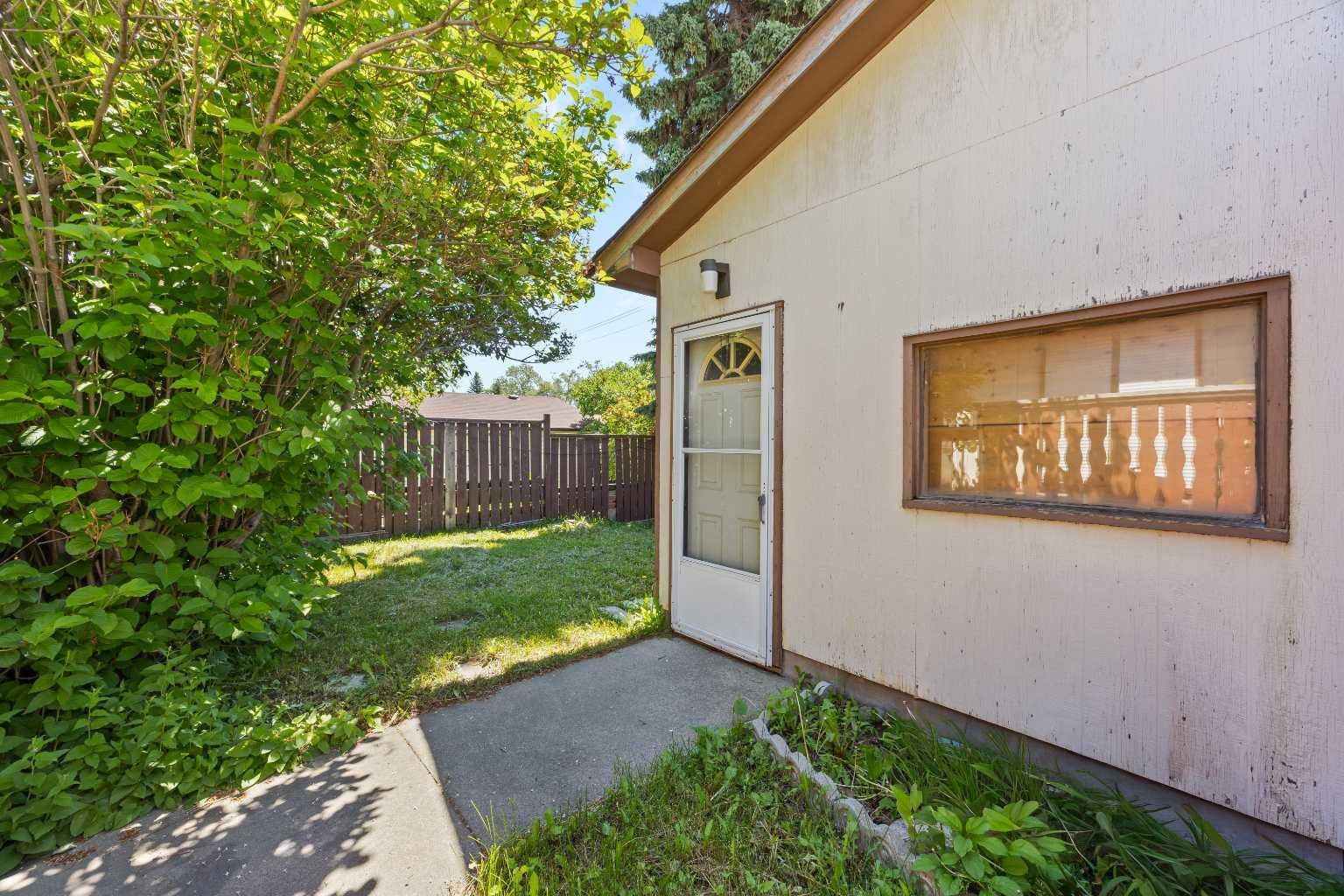 4739 Rundlewood Road NE