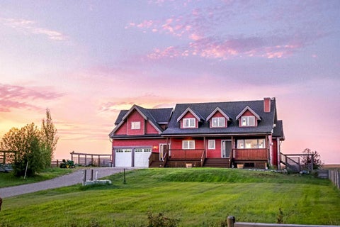 Photo of 425 Railway Avenue, Cheadle, AB T1P 0X8 (MLS # A2342876)