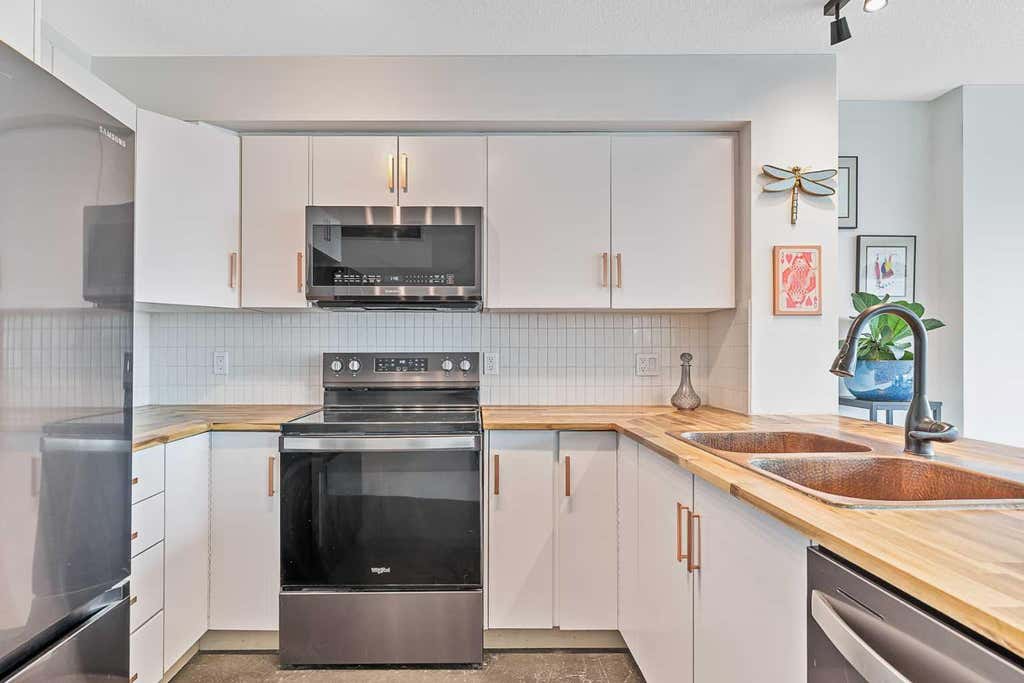 Photo of 188 15 Avenue SW #407, Calgary, AB T2R 1S4 (MLS # A2324747)