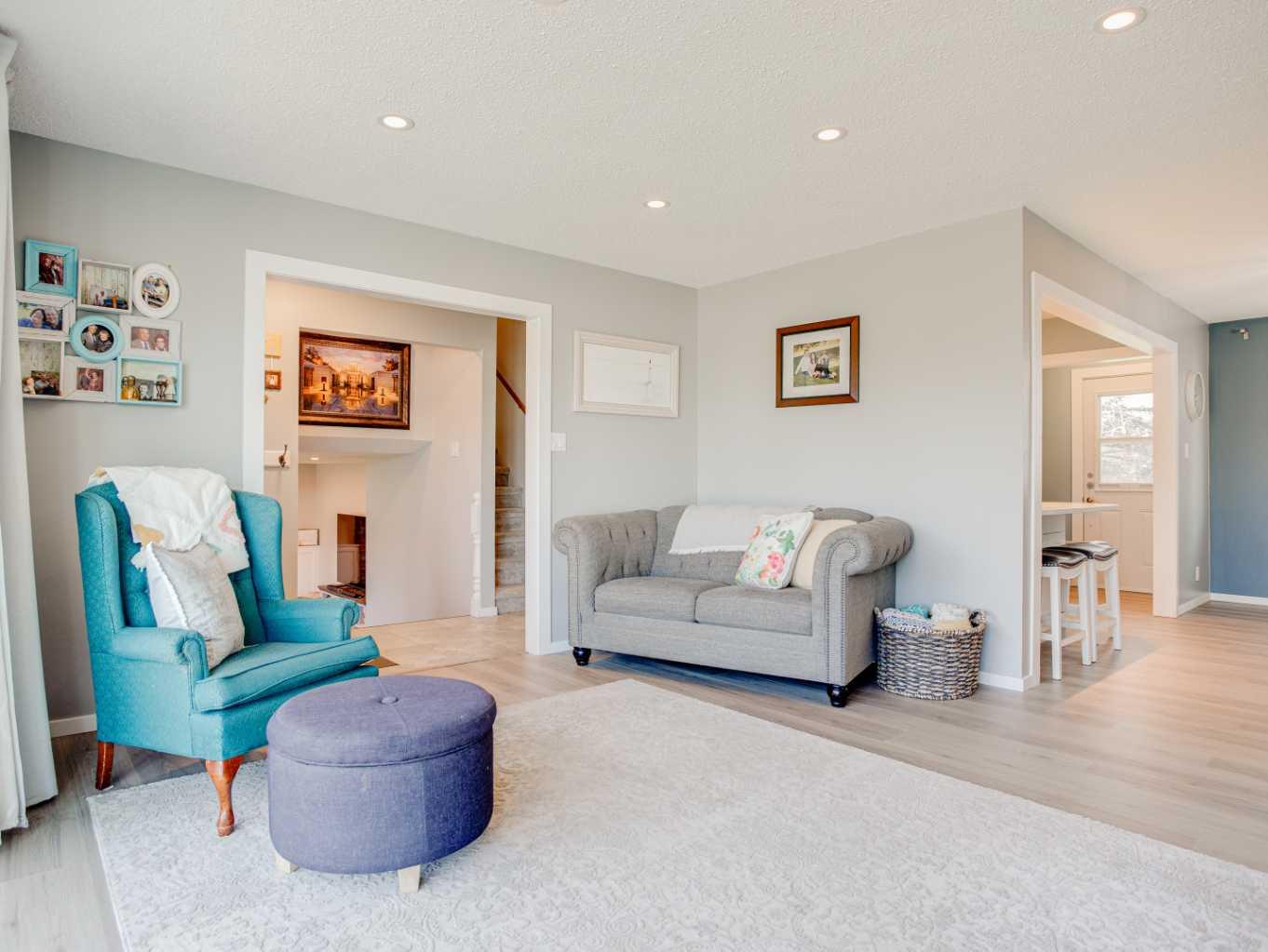 114 Laval Court W