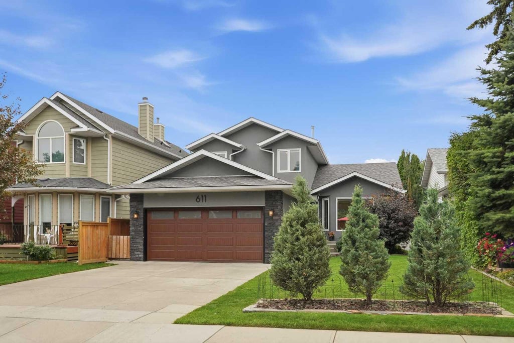 Photo of 611 25 Avenue NE, Calgary, AB T2E 1Y6 (MLS # A2348681)