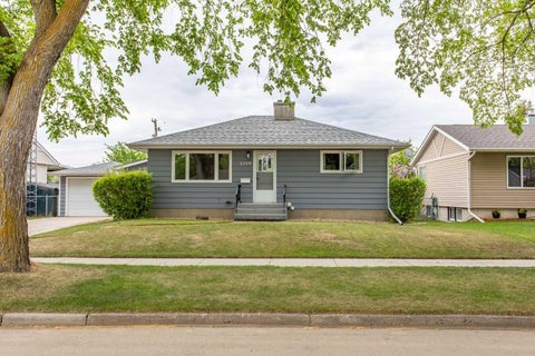 Photo of 5709 49 Avenue, Lacombe, AB T4L 1M4 (MLS # A2335631)