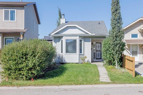 Photo of 5 Erin Grove Place SE, Calgary, AB T2B 3A4 (MLS # A2346463)
