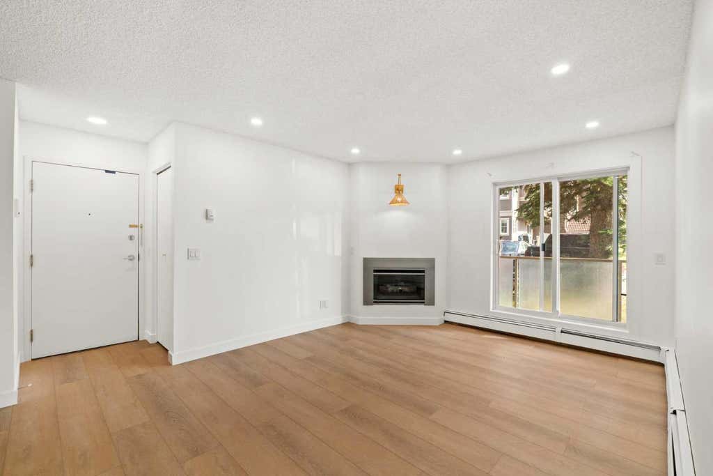 Photo of 2612 Edenwold Heights NW #., Calgary, AB T3A 3Y5 (MLS # A2322742)