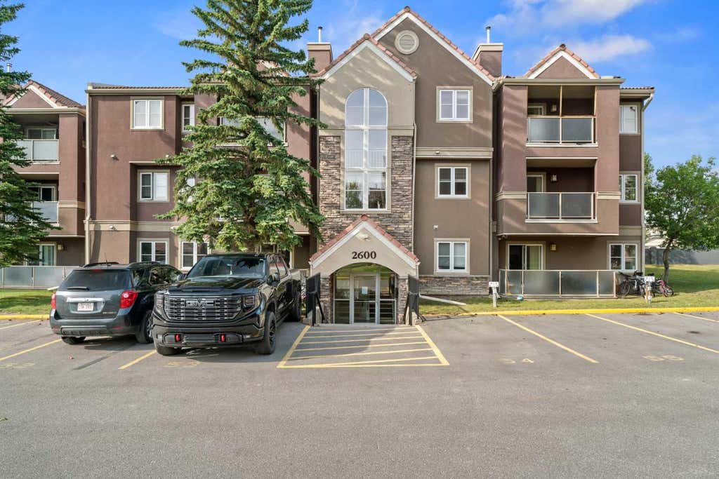 Photo of 2612 Edenwold Heights NW #., Calgary, AB T3A 3Y5 (MLS # A2322742)