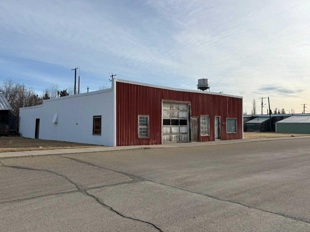 Photo of 15 Railway Avenue W, Arrowwood, AB T0L 0B0 (MLS # A2293037)