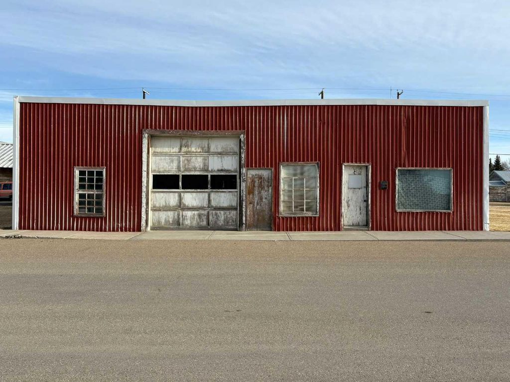 Photo of 15 Railway Avenue W, Arrowwood, AB T0L 0B0 (MLS # A2293037)