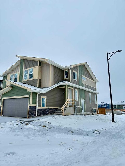 Photo of 99 Waterford Mews, Chestermere, AB T1X 3B7 (MLS # A2276924)
