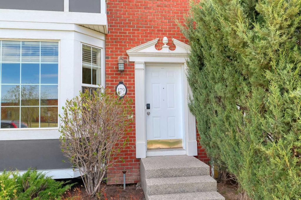 Photo of 179 RAINBOW FALLS Drive, Chestermere, AB T1X 0A7 (MLS # A2309744)