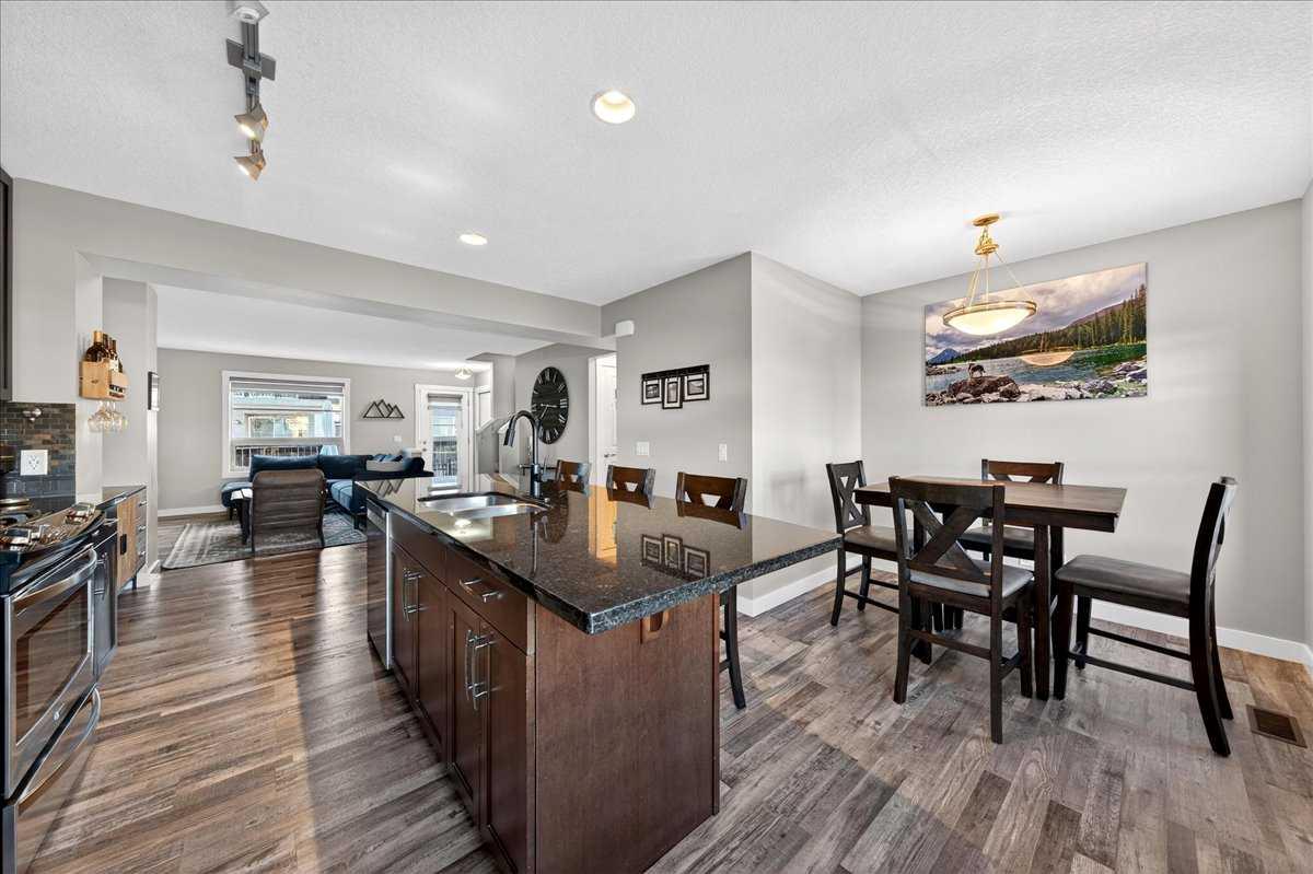 37 Aspen Hills Terrace SW