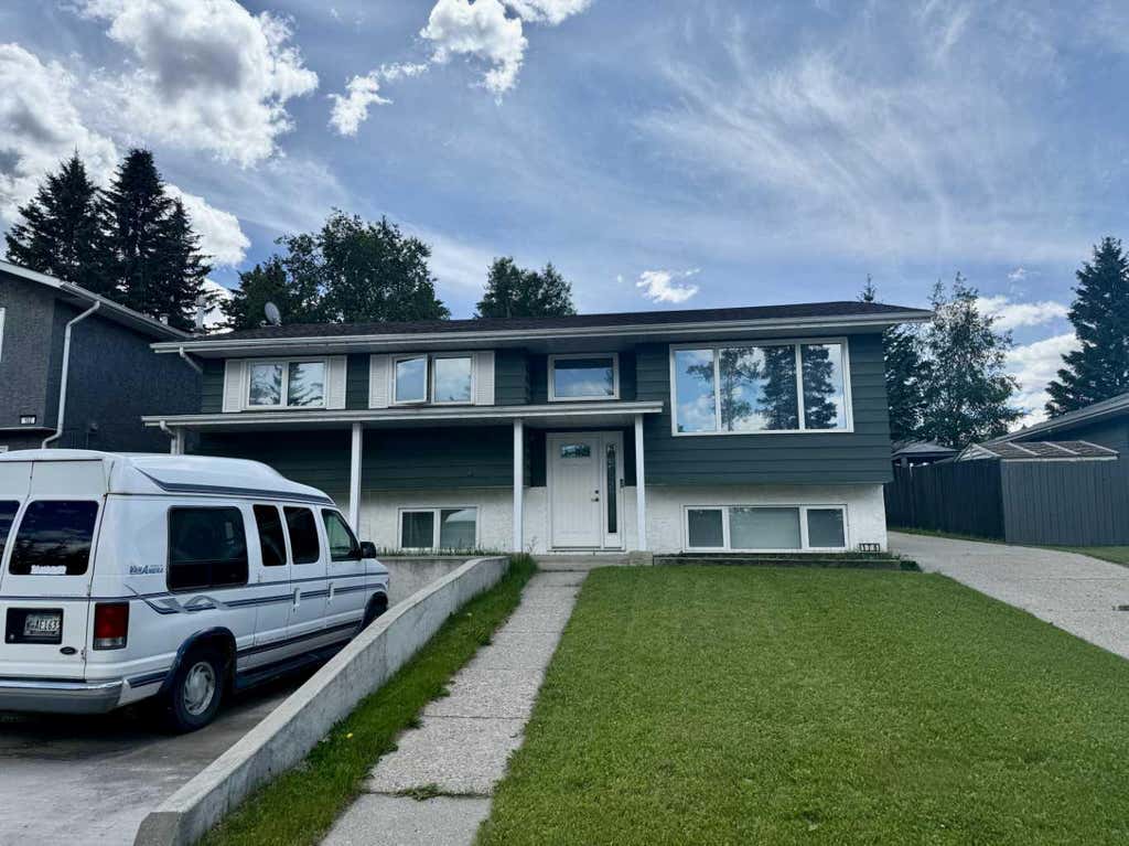 Photo of 178 Hansen Drive, Hinton, AB T7V 1J2 (MLS # A2326244)